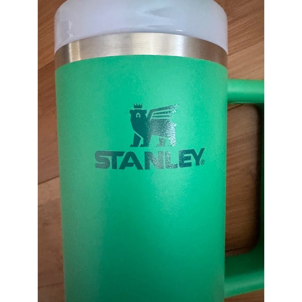 STANLEY Quencher H2.0 FlowState Tumbler 30oz Meadow Green Hinge Health Cup Mug